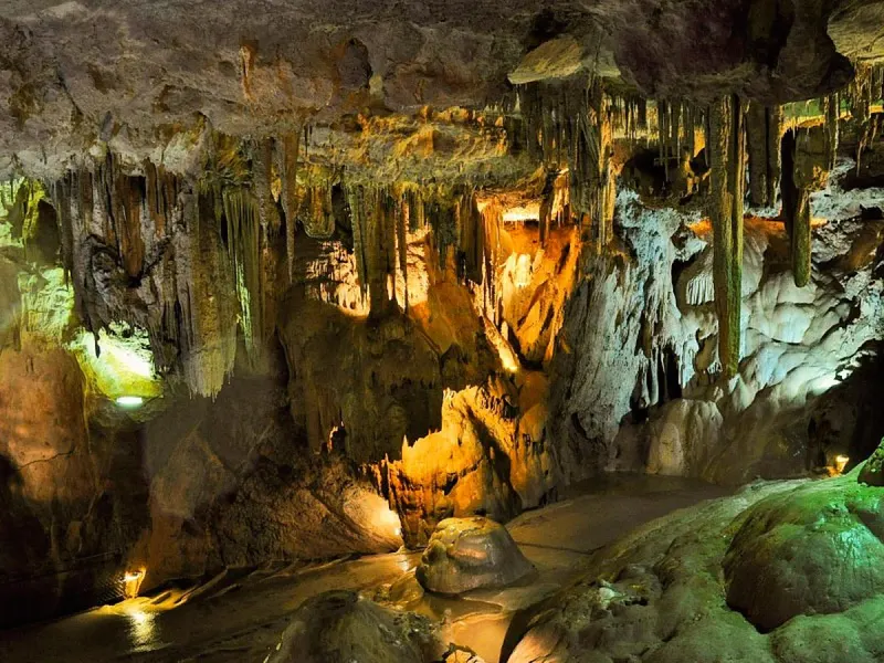 Cuevas del Águila
