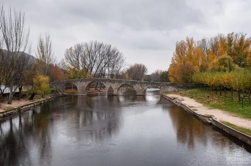 Puente románico de Navaluenga