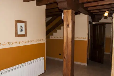 Gran salón, cocina y zonas interiores de la casa