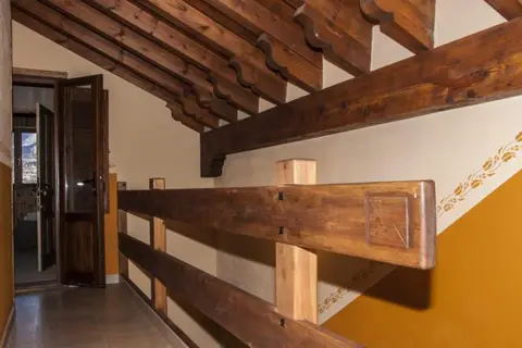 Gran salón, cocina y zonas interiores de la casa