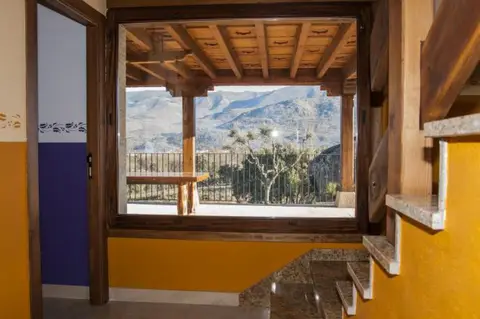Gran salón, cocina y zonas interiores de la casa