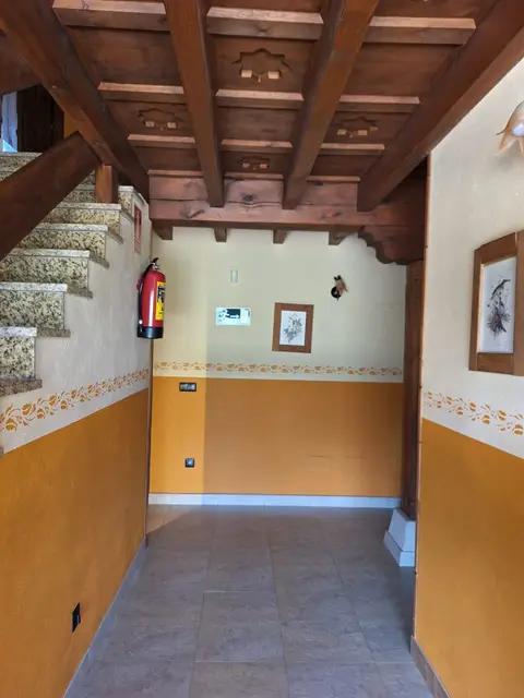 Gran salón, cocina y zonas interiores de la casa